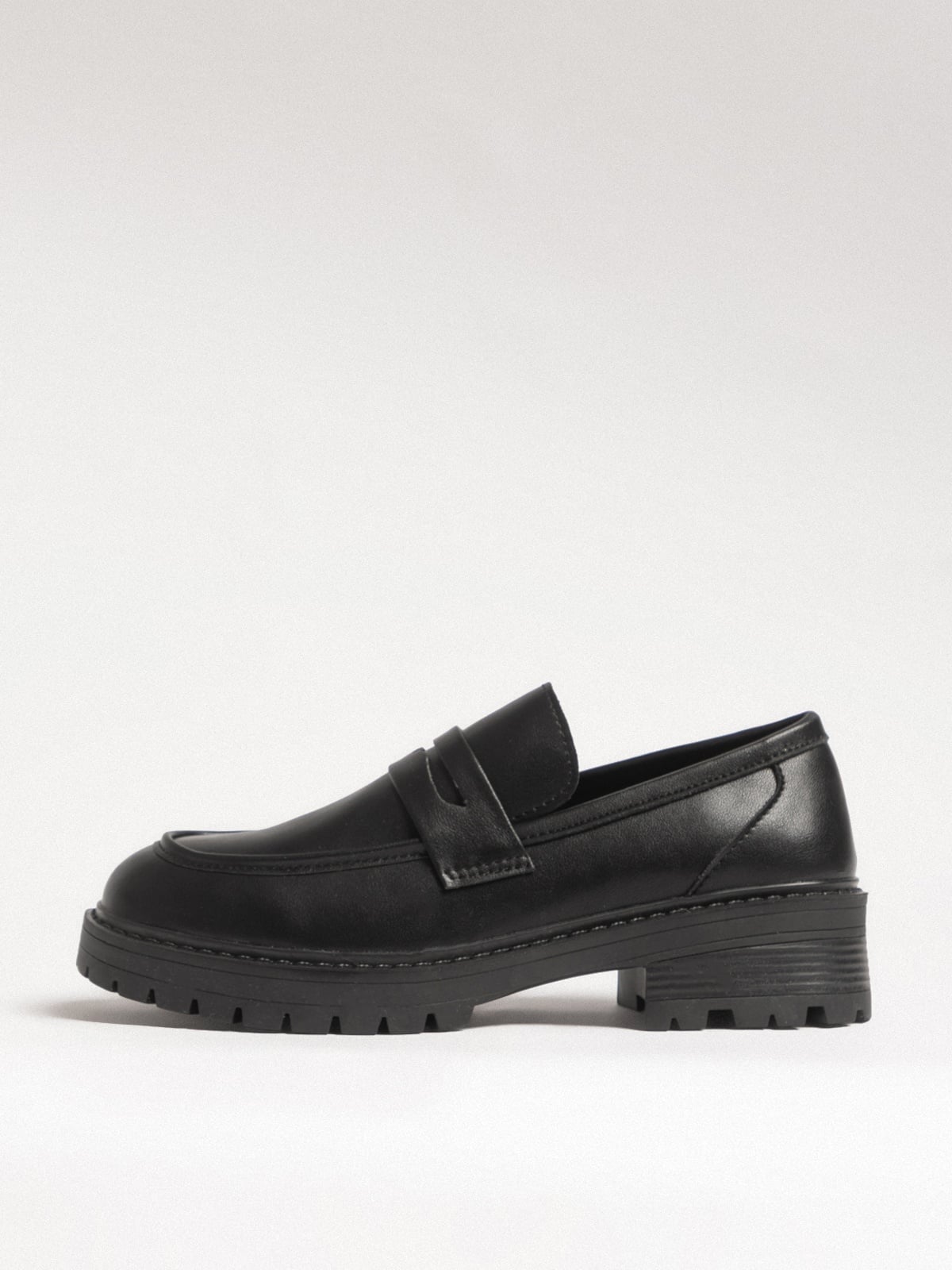 Women's leather shoes