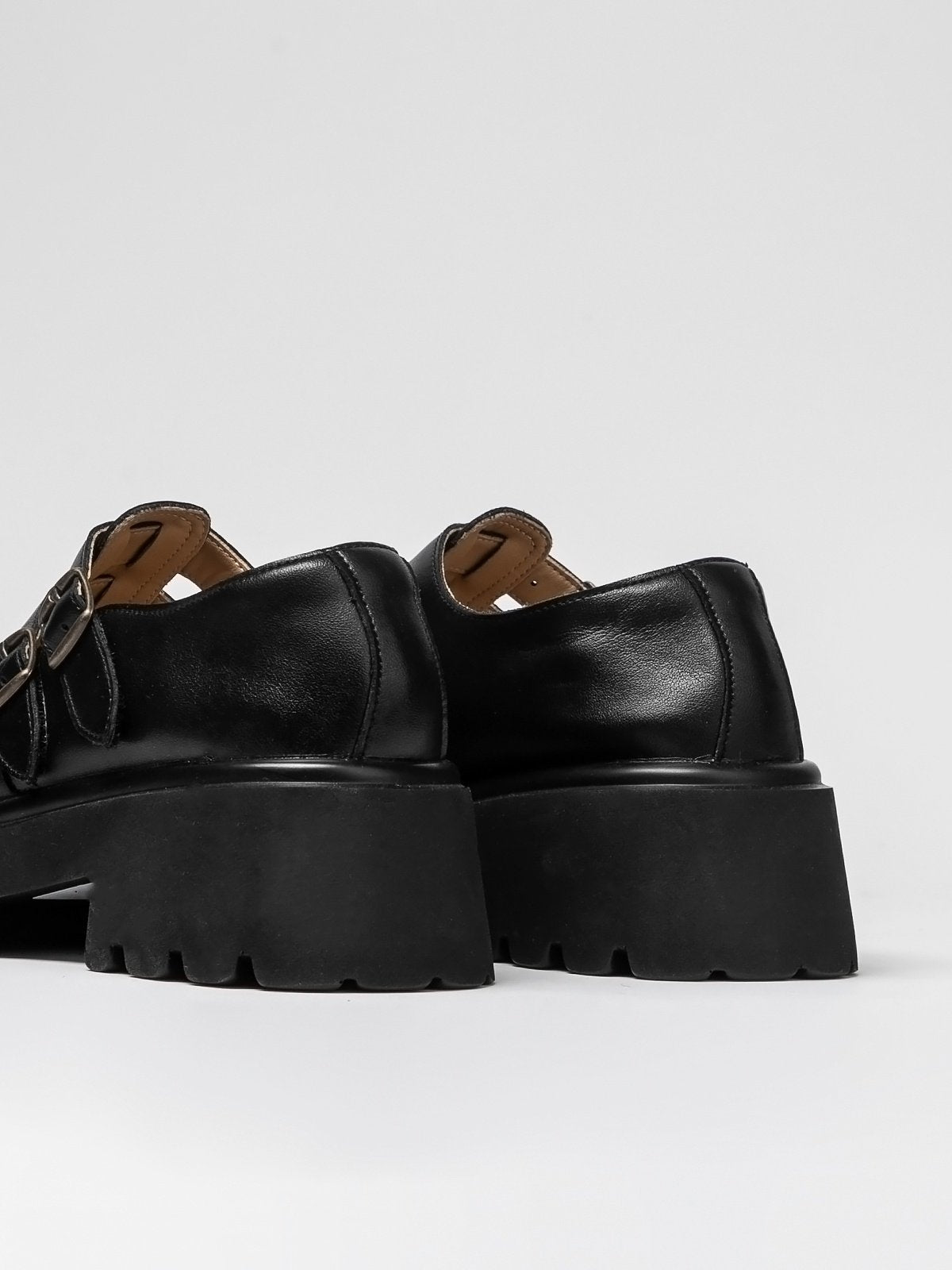 Women's leather shoes